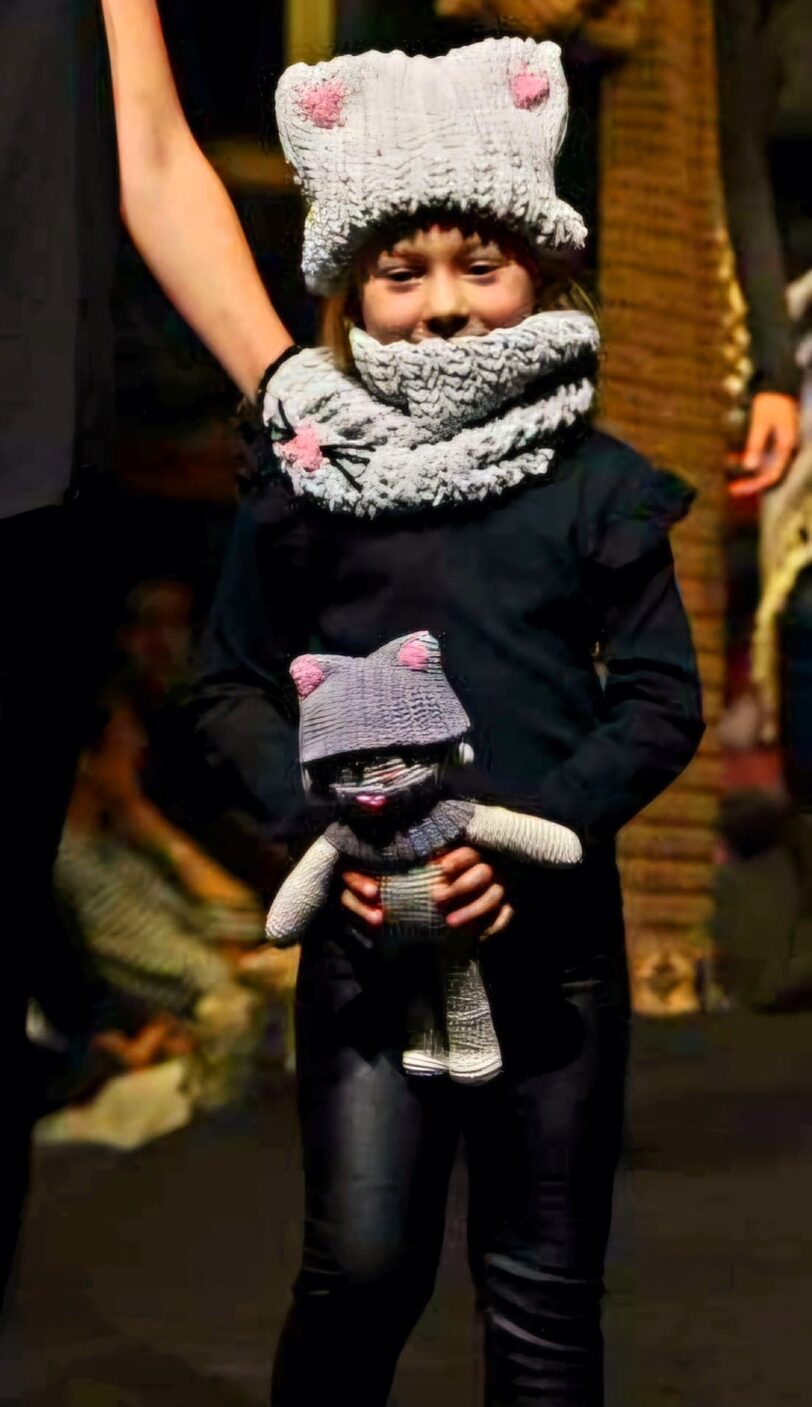 WhatsApp Image 2025-09-16 at 21.36.34 Gorro y cuello Miau